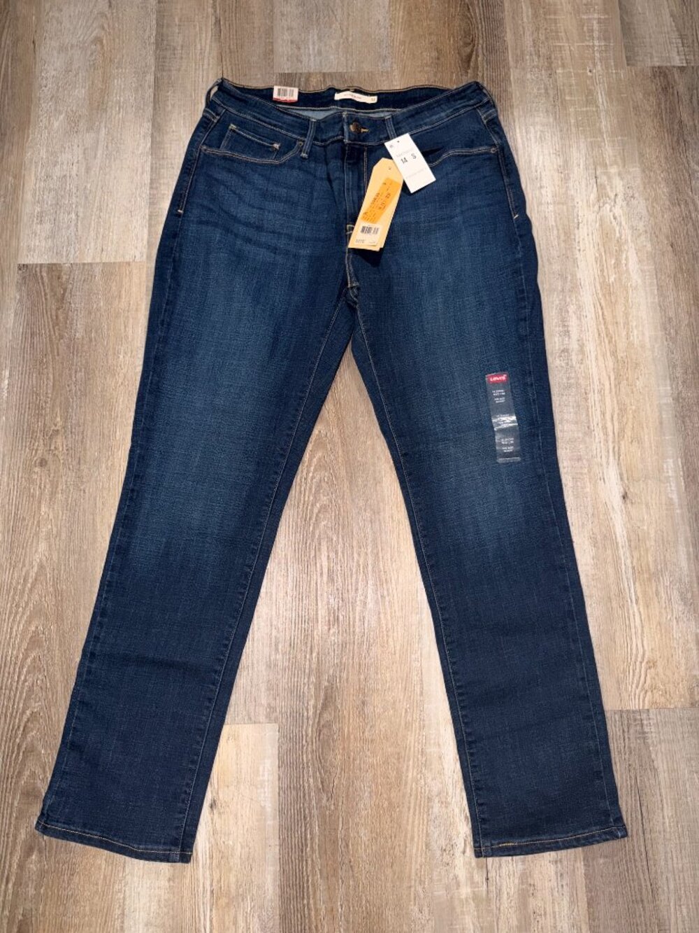 Levi's Mid Rise Skinny Women's Blue Jeans Size 32x30, 14 Short, NWT